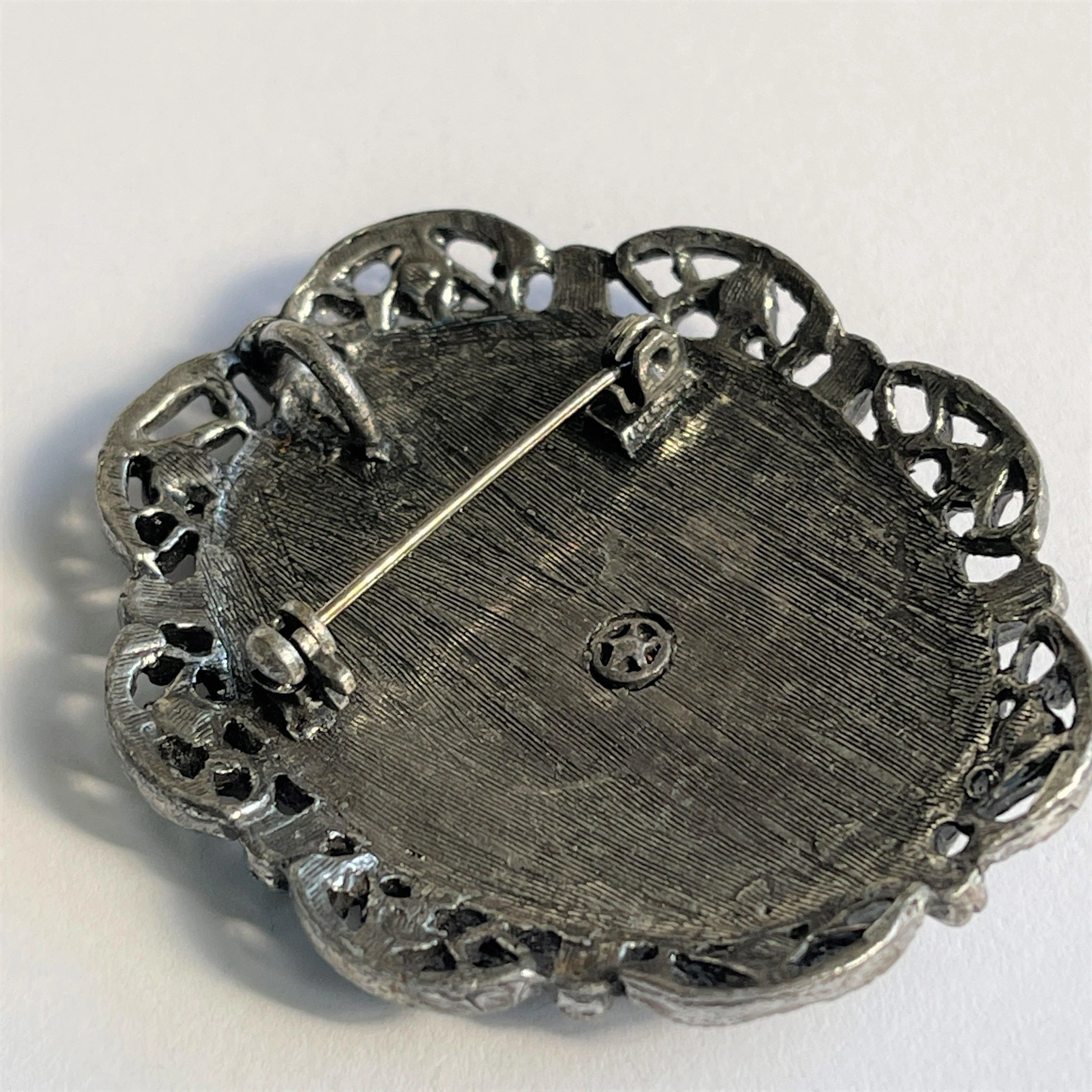 Floral 60's Vintage Pendant Brooch